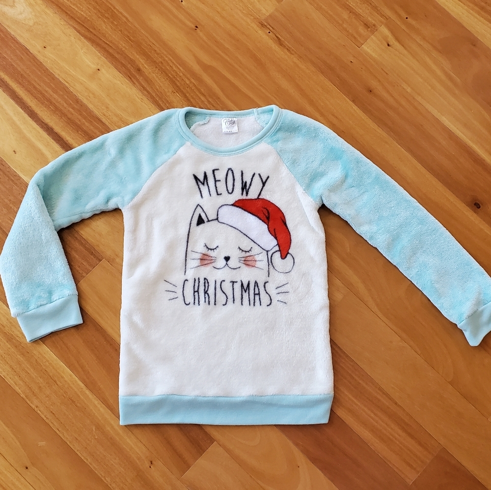 *FREE with purchase* Fuzzy sweatshirt